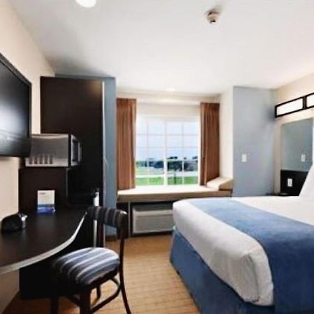 Three Rivers Inn & Suites ポートアーサー 部屋 写真