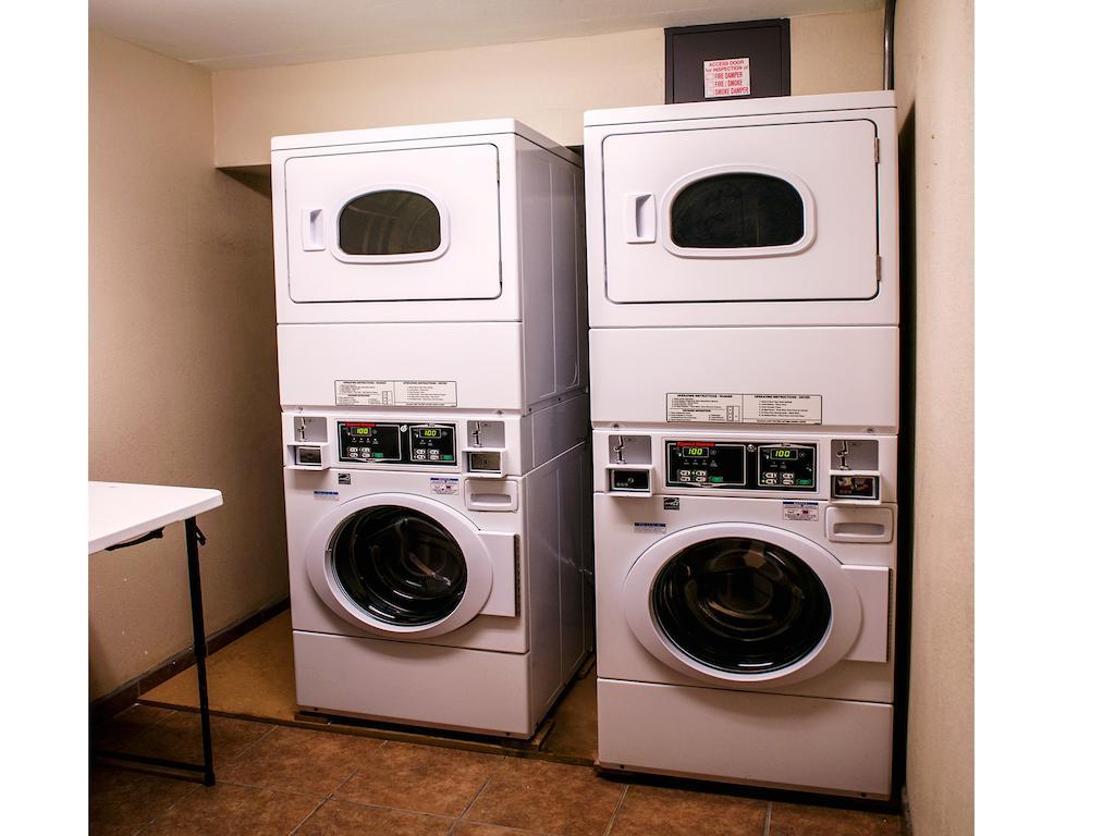 Three Rivers Inn & Suites ポートアーサー エクステリア 写真