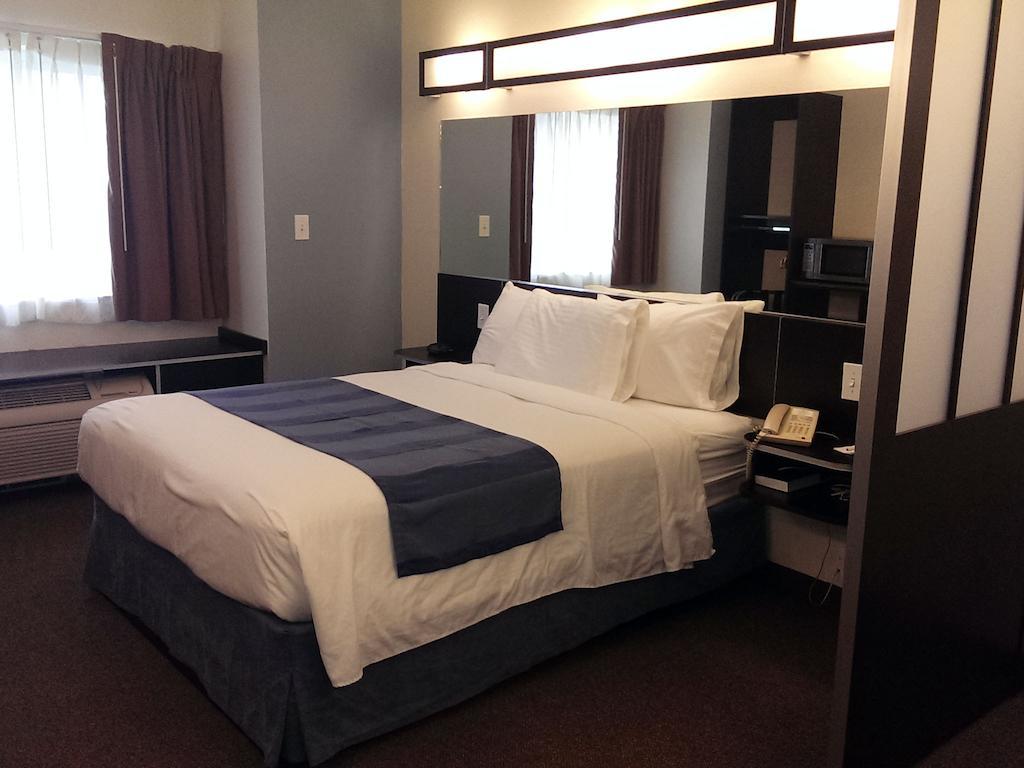 Three Rivers Inn & Suites ポートアーサー 部屋 写真