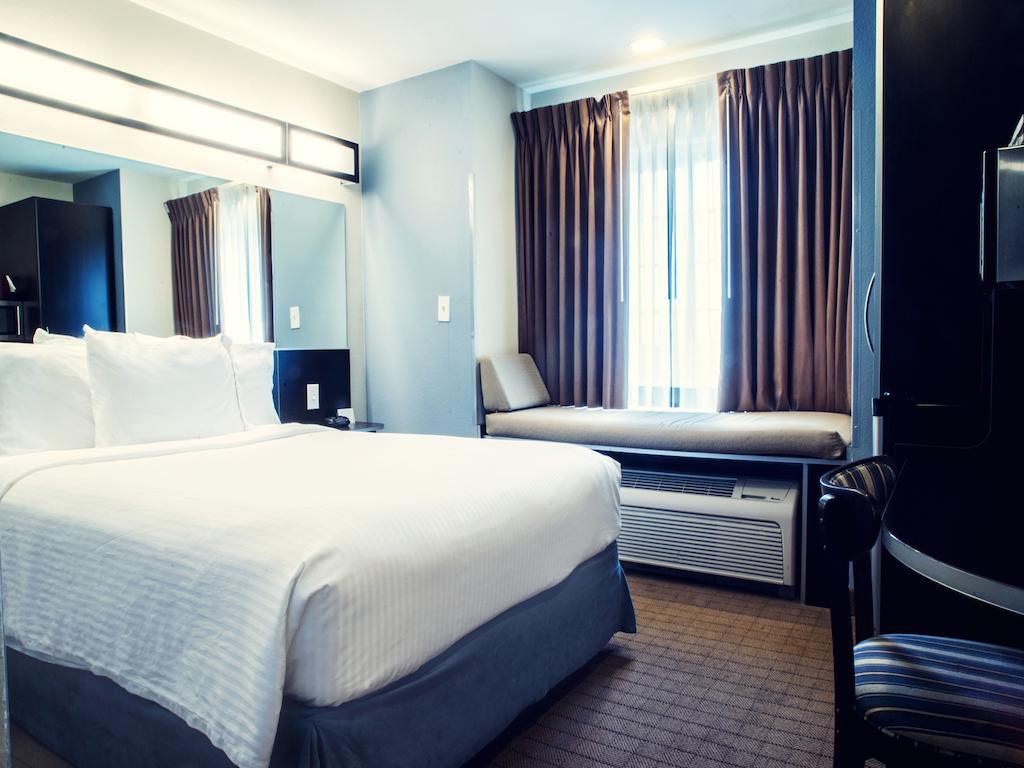 Three Rivers Inn & Suites ポートアーサー 部屋 写真