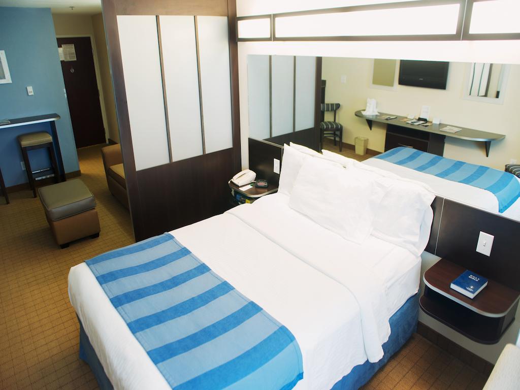 Three Rivers Inn & Suites ポートアーサー 部屋 写真