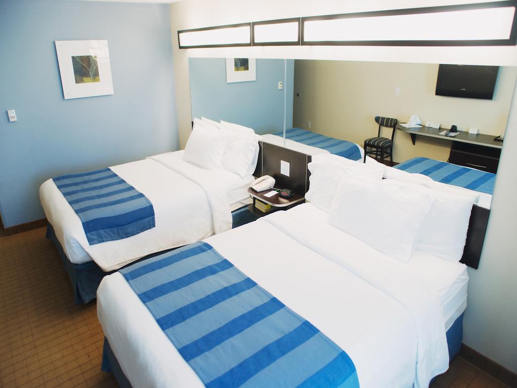 Three Rivers Inn & Suites ポートアーサー 部屋 写真