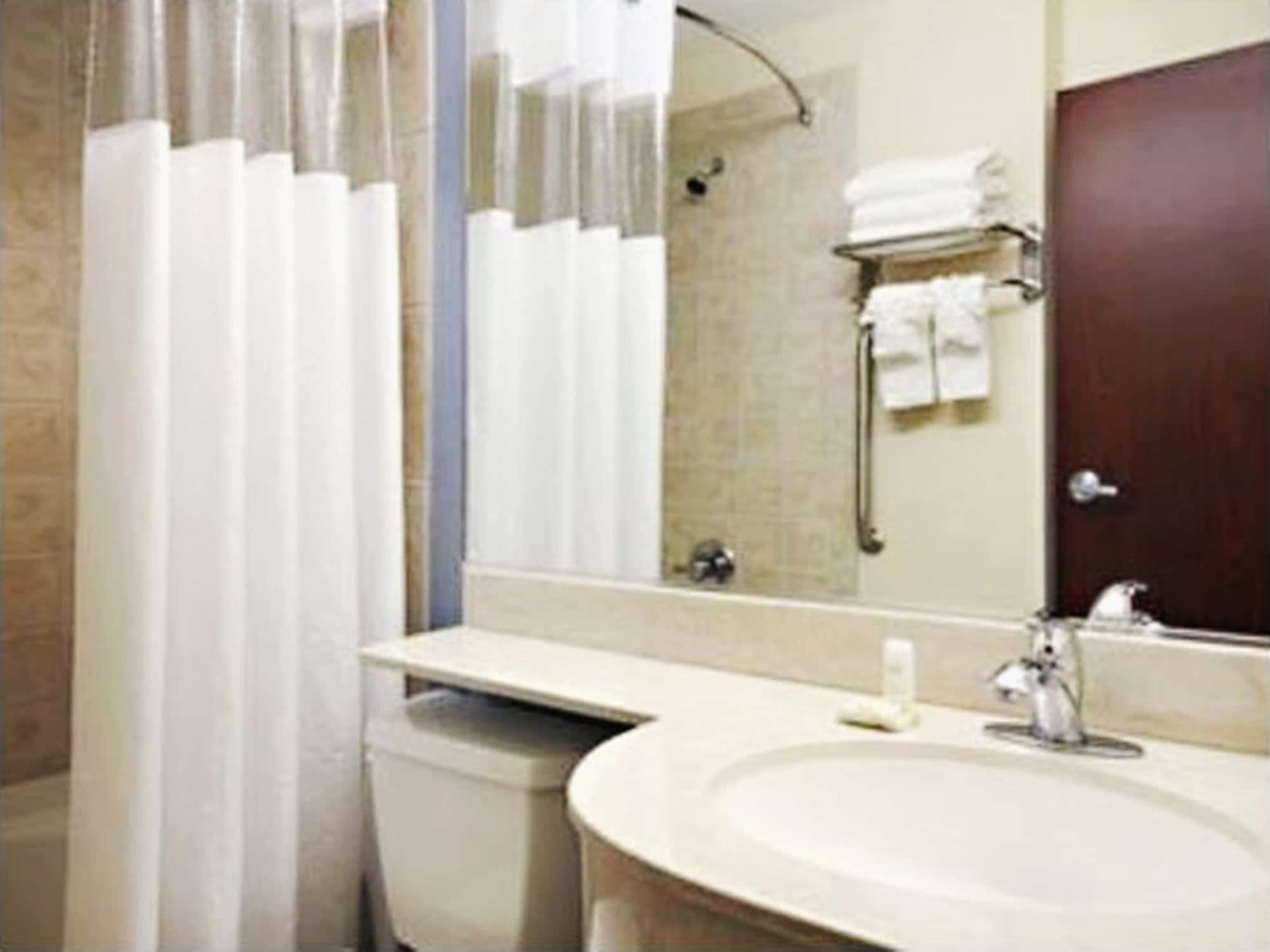 Three Rivers Inn & Suites ポートアーサー 部屋 写真